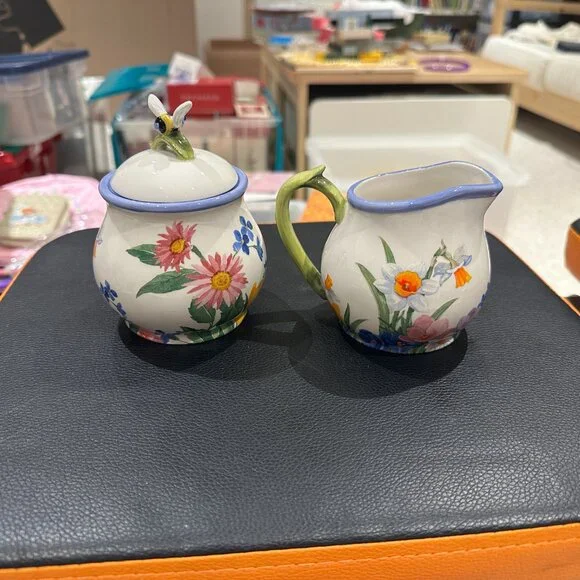 Beautiful antique Harry & David Tea set in one - Picture 3 of 3